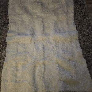 Plush Faux Fur Area Rug - White Shag 4x6